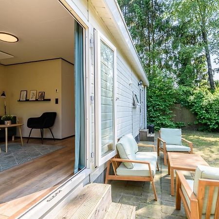 Chalet Met Eigen Tuin Aan De Veluwse Bosrand Putten Exterior foto